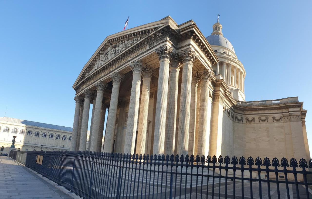 A 2 Pas De Pantheon Quartiers Latins Lejlighed Paris Eksteriør billede